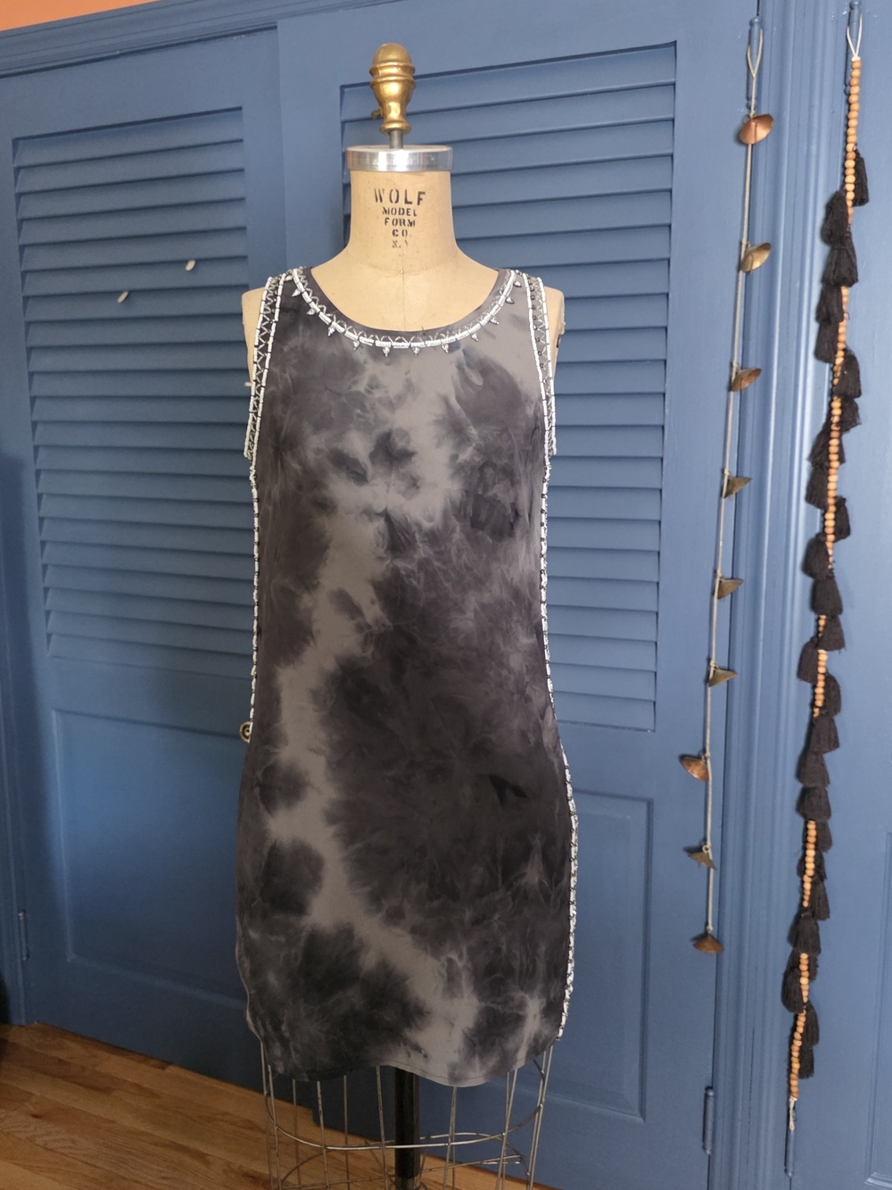 Title:Forever 21 Gray Tie Dye Sleeveless Beaded Shift Mini Dress XS
